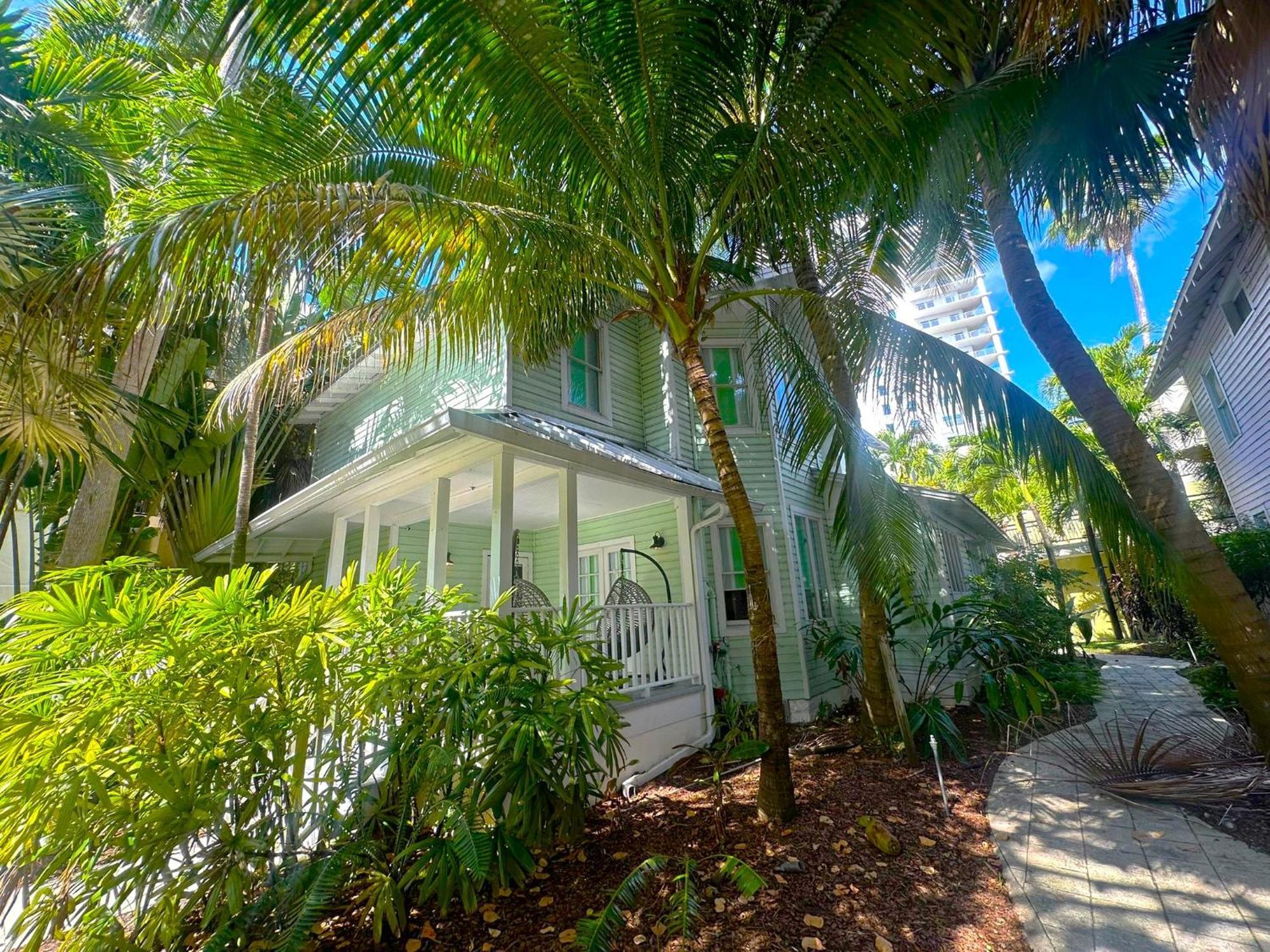 Miami River Inn By Renzzi Экстерьер фото